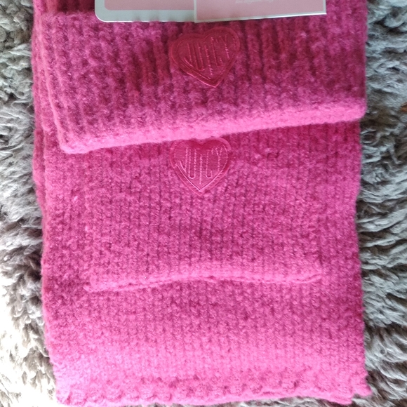 Two Piece  Hat and Scarf  Set - Picture 3 of 3